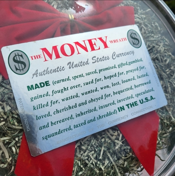 Money Wreath - Picture 2 of 7